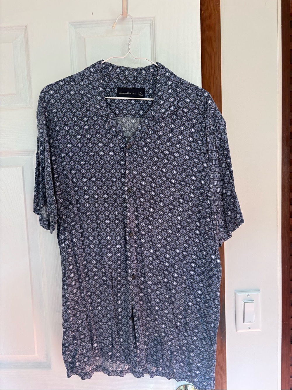 Abercrombie & Fitch Men’s Short-Sleeve Camp Collar Shirt — XL, Blue